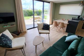 Gîte pour 7 personnes, avec jardin, animaux acceptés à Les Moitiers-d'Allonne