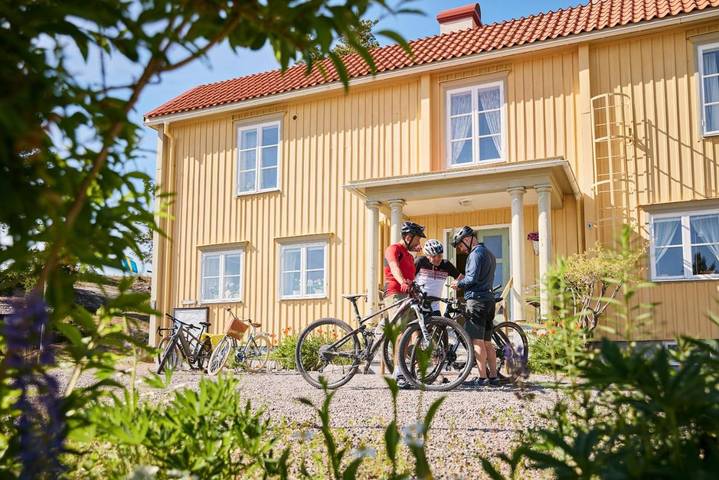 Hostel für 5 Personen, mit Terrasse und Garten sowie Ausblick in Bengtsfors