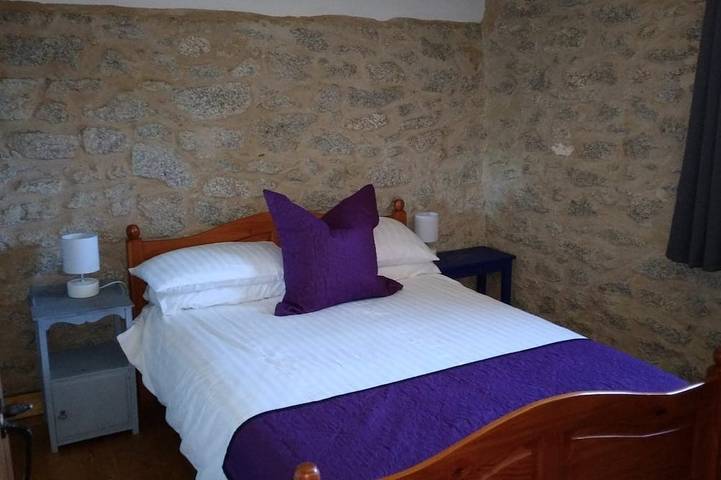 Location de vacances pour 4 personnes, avec jardin et piscine ainsi que terrasse et jacuzzi à Piégut-Pluviers - 2