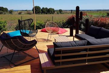 Maison de campagne pour 6 personnes, avec terrasse ainsi que piscine et jardin, animaux acceptés à Pomérols