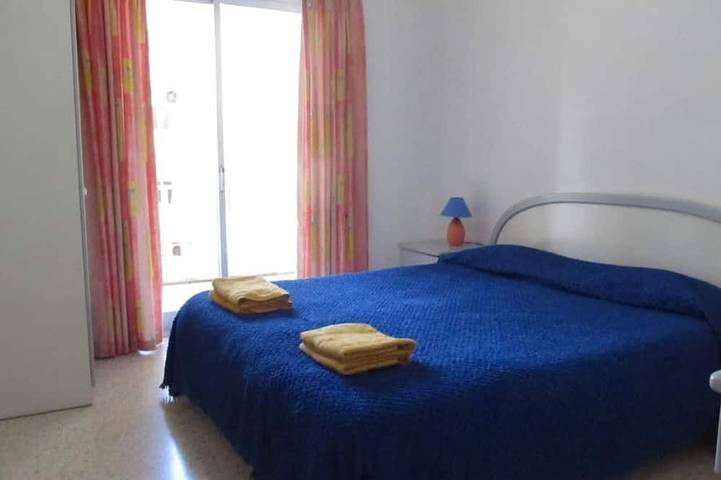 Ganze Wohnung, Discount 2024🌞central 🔹pool ❤️ near shops in Qawra, St. Paul's Bay