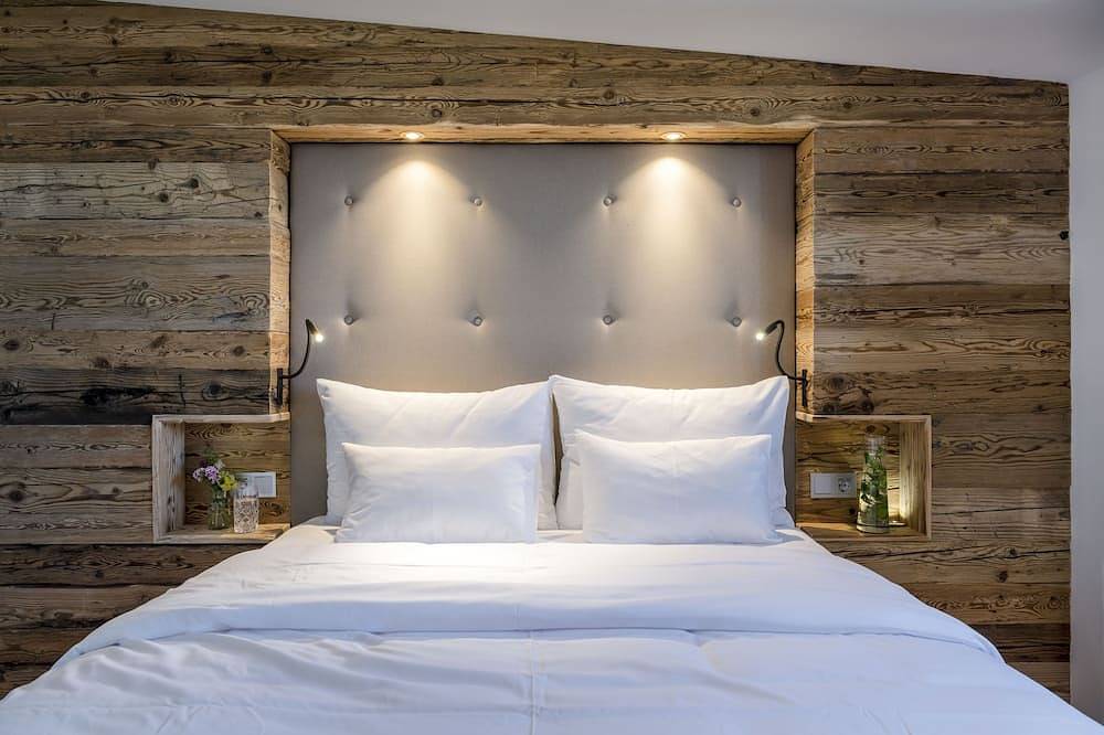 Ganze Wohnung, Königs-Chalet-Suite 200m², 2 Etagen, 4 Schlafzimmer, Wohnraum mit Küche, Hot Tube in Frasdorf, Chiemsee