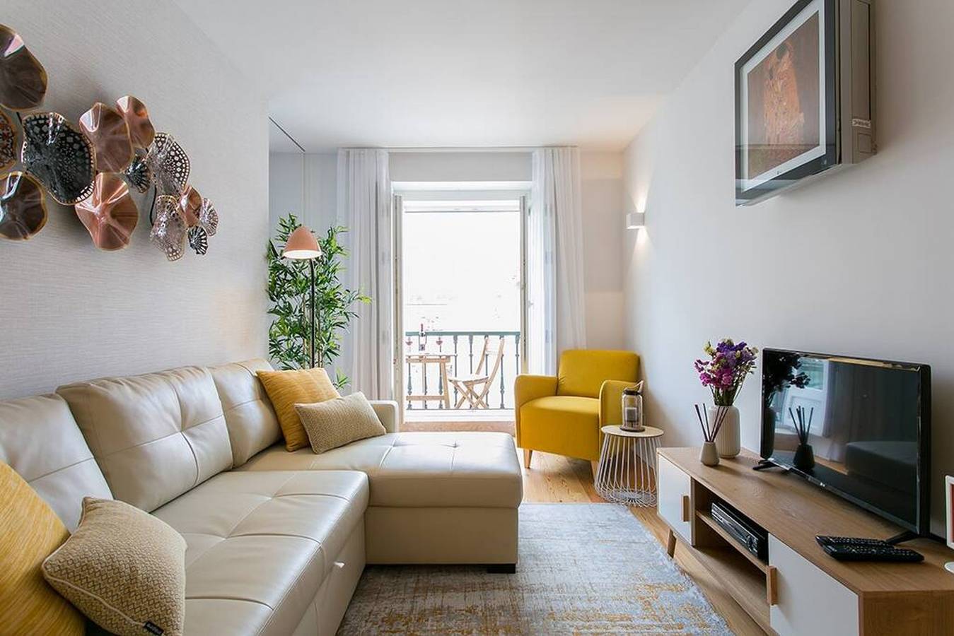 Holiday apartment in Lisbon from £250 per night