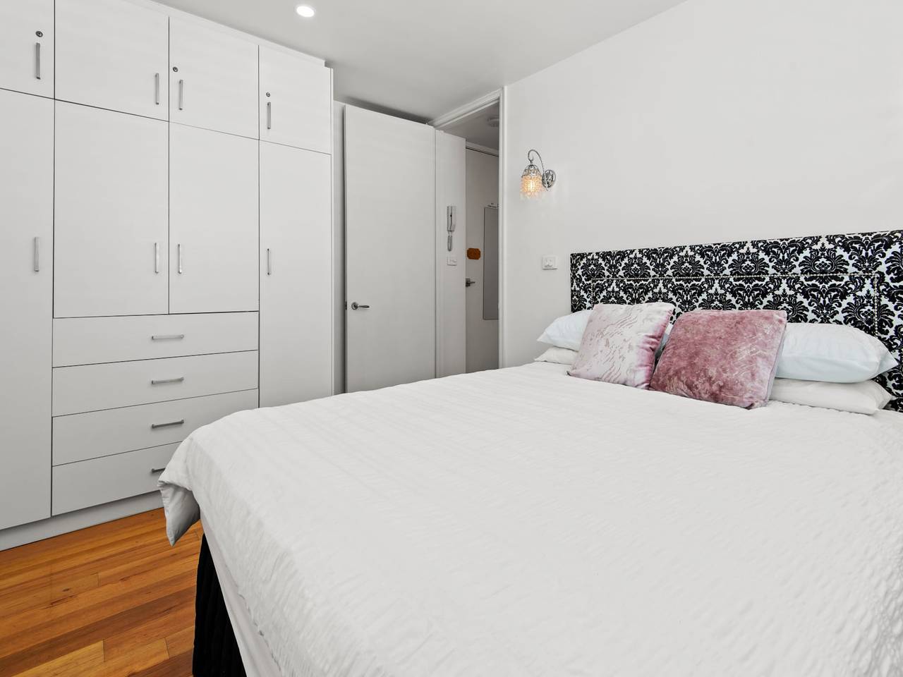 Entire apartment, Convenient Apartment in heart of Carlton in Carlton (Melbourne), Melbourne