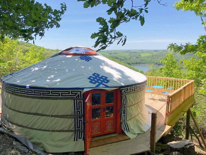 Tente pour 4 personnes, avec Balcon et Terrasse ainsi que Jardin et Vue dans le Tarn