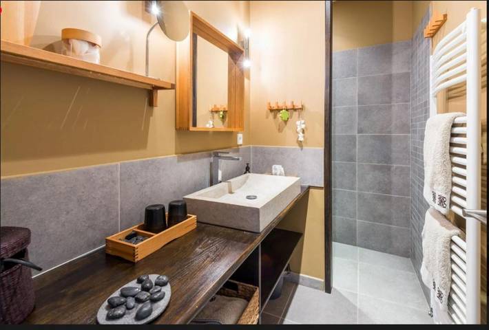 Maison d’hôte pour 3 personnes, avec jacuzzi ainsi que terrasse et jardin dans Rhône - 4