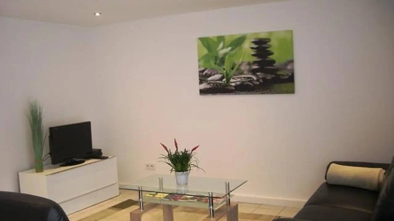 Ganze Ferienwohnung, Ferienwohnung für 2 Personen (90 m²) in Landstuhl in Landstuhl, Saar-Nahe-Bergland