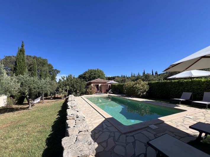 Gîte pour 4 personnes, avec piscine ainsi que jardin et terrasse - 1