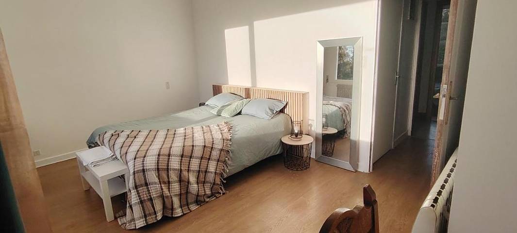 Gîte pour 4 personnes, avec jardin ainsi que vue et terrasse, animaux acceptés à Beaumont-le-Roger - 2