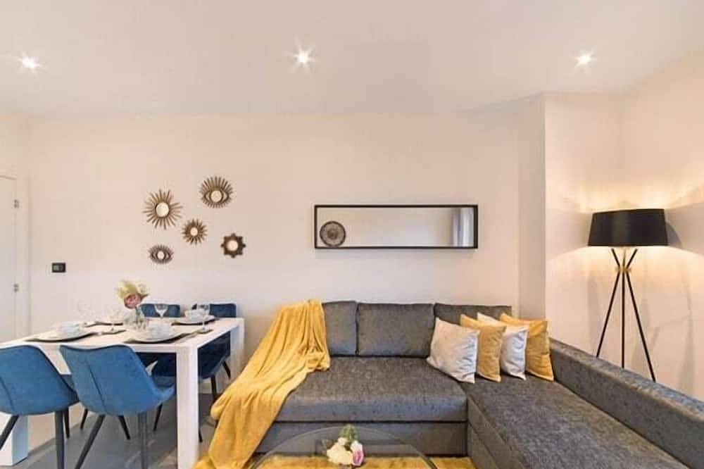 Geheel appartement, *Magnificent |Kingbed |Wi-Fi | Short & Long Stays* in Hertfordshire