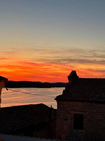 Chambre d’hôte pour 2 personnes, avec balcon, animaux acceptés à Šibenik