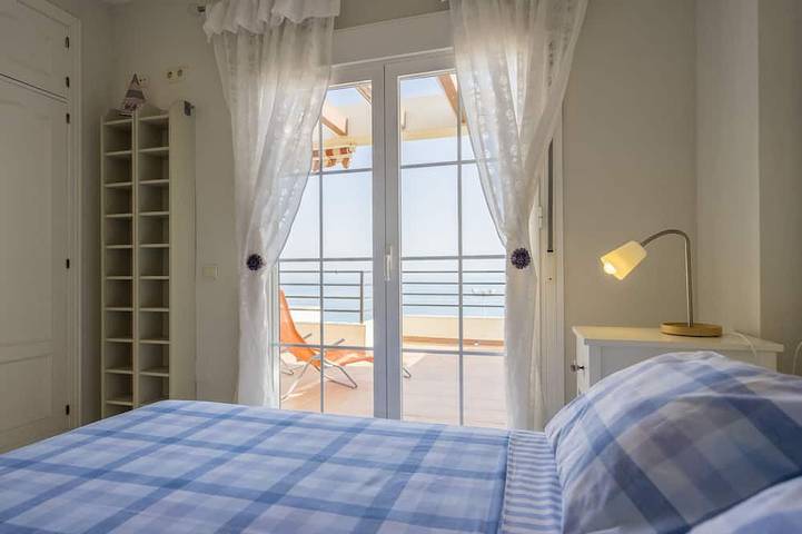 Ganze Wohnung, Mediterranes Licht am Strand in Playa las Palmeras, Vélez-Málaga