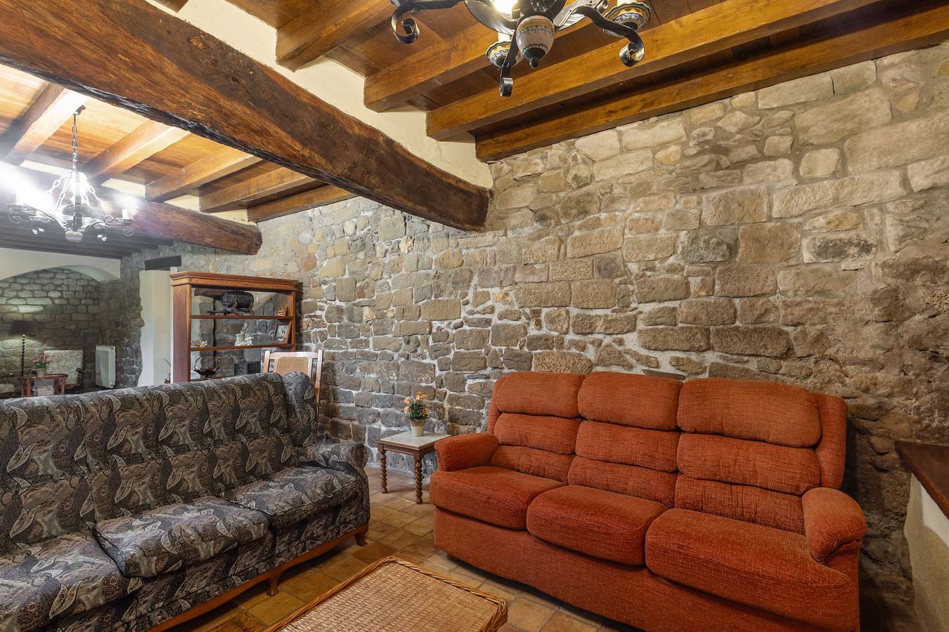 Maison de campagne "Mas Vinyoles" avec vue sur les montagnes, piscine privée et Wi-Fi in Centelles, Barcelone l'intérieur des terres