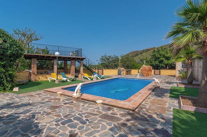 Villa for 16 people, with garden and hot tub - 1