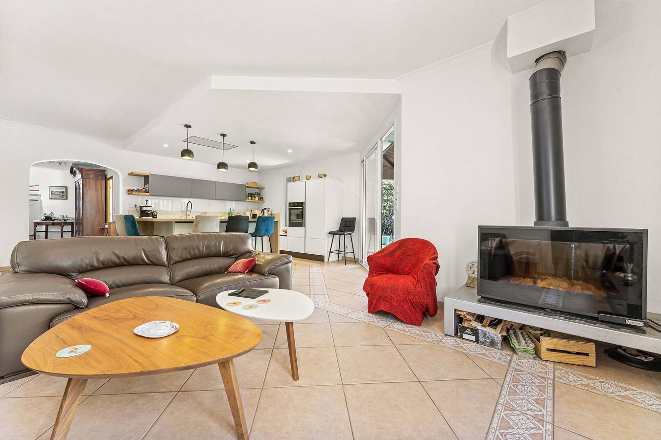 Chambre d’hôtes « Nîmes » avec piscine partagée, terrasse partagée et Wi-Fi in Nîmes, Région de Nîmes