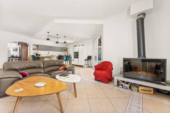 Location de vacances pour 4 personnes, avec jardin à Nîmes - 2