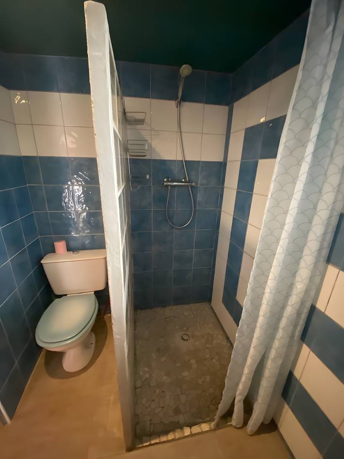 Hel lejlighed, Charming Nest for 2 in the Heart of Lodève with Mountain View, Shared Pool & Wi-Fi in Lodève, Lodève Området