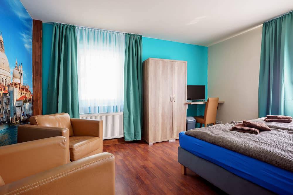 Ganze Wohnung, Ferienwohnung mit Terrasse und mehr! in Arnstadt, Thüringer Kernland