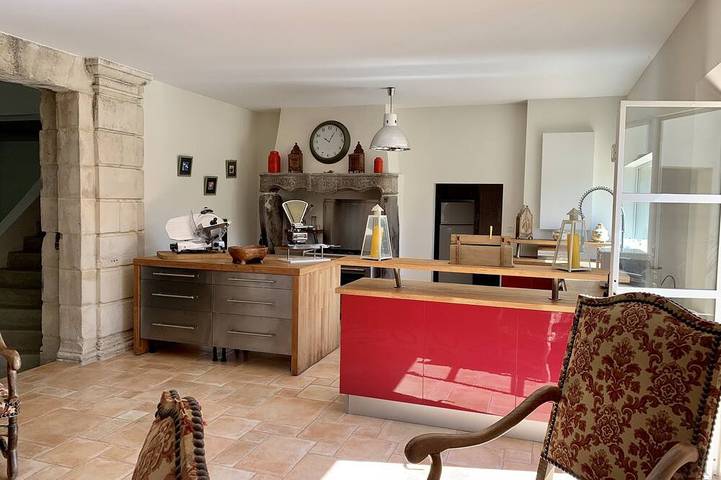 Location de vacances pour 8 personnes, avec Terrasse et Jardin à Rochemaure