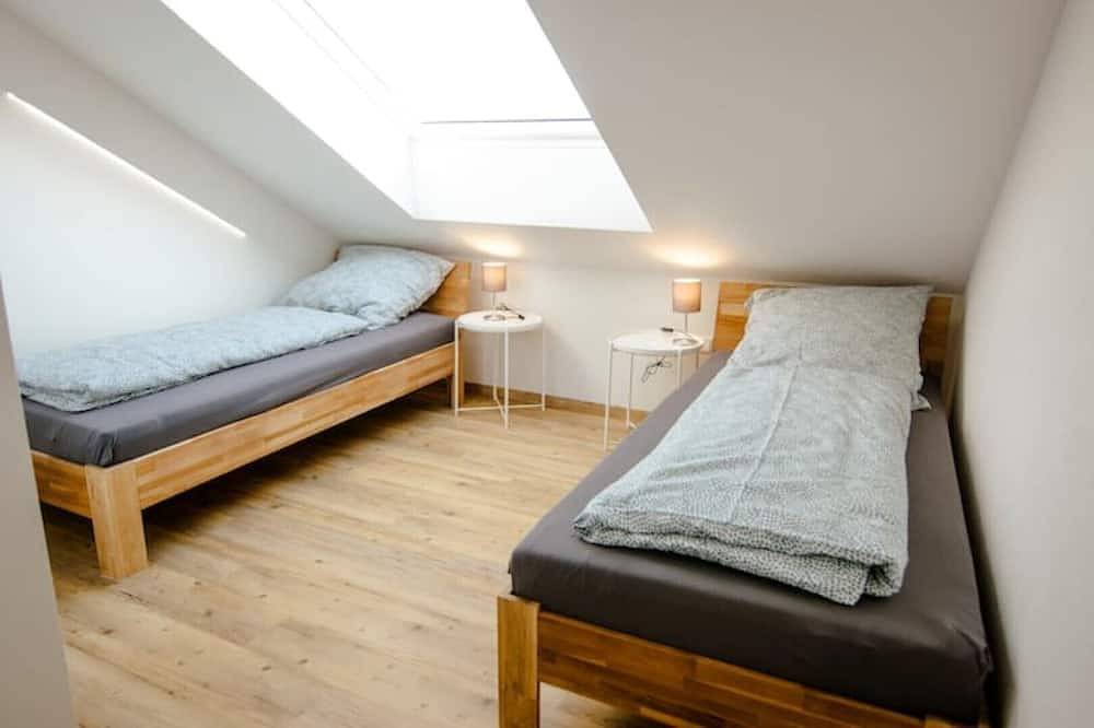 Ganze Wohnung, Moderne und helle Ferienwohnung mit Hutewaldblick in Basdorf, Vöhl