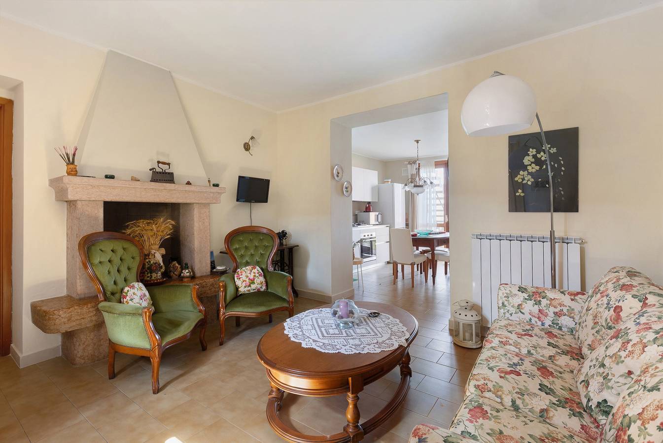 Ganze Wohnung, Ferienwohnung 'Corbei' mit Seeblick, gemeinsamer Terrasse und Wlan in Torri del Benaco, Gardasee-Berge