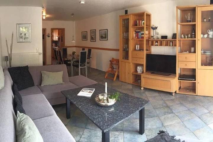Ferienhaus für 6 Personen, mit Balkon und Sauna sowie Garten