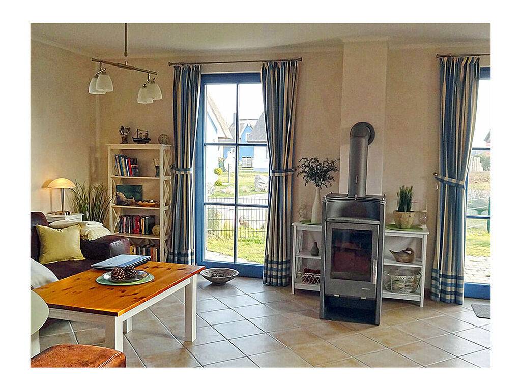 Strandkiefer Komfortable Ferienresidenz in Glowe, Rügen