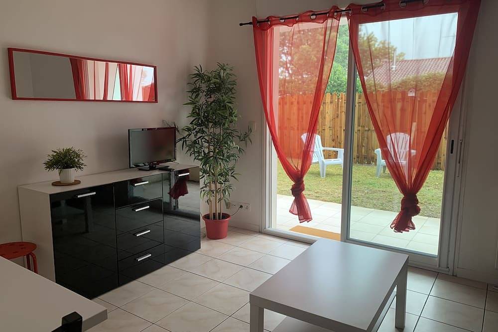 Entire apartment, Rent ground garden in Ondres, Dax region