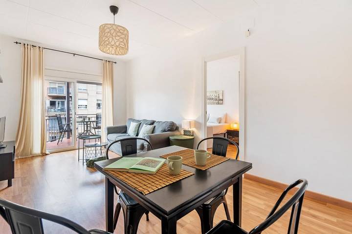 Apartamento entero, Apartamento de vacaciones para 4 personas con terraza in Centro Barcelona, Barcelona