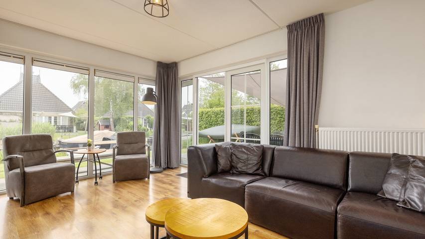 Bungalow für 4 Personen, mit Terrasse und Balkon/Terrasse in Friesland - 3