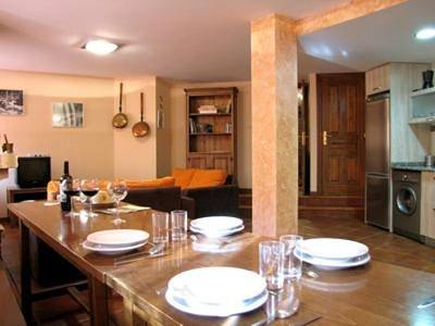 Casa de vacaciones para 12 personas, con terraza y vistas, Se admiten mascotas en Roncal-Salazar - 2