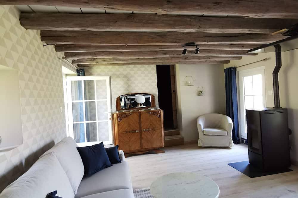 Gîte de charme avec terrasse, proche circuit 24H et zoo de la Flèche, idéal pour 4 pers. in Mayet (Sarthe), Sarthe