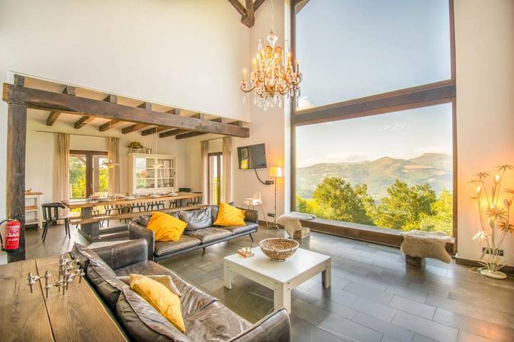 Casa rural para 14 personas, con terraza además de vistas y jardín, Se admiten mascotas en Navarra - 2