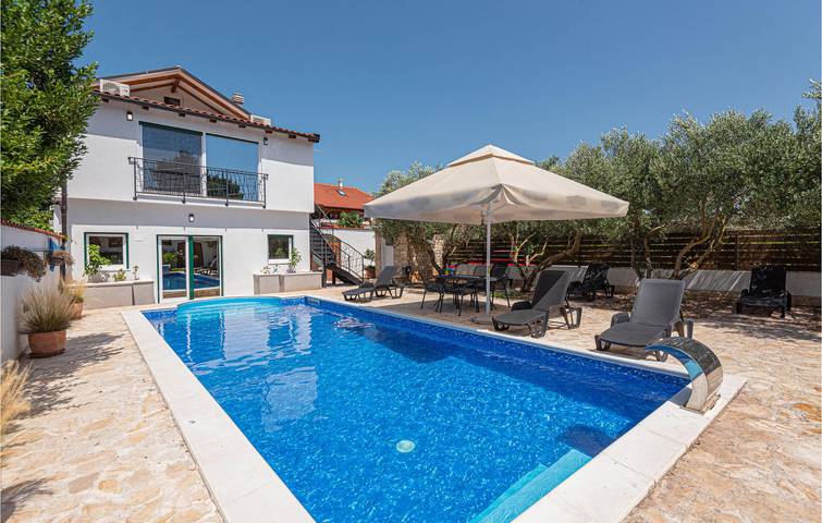 Ferienwohnung für 6 Personen in Sibenik