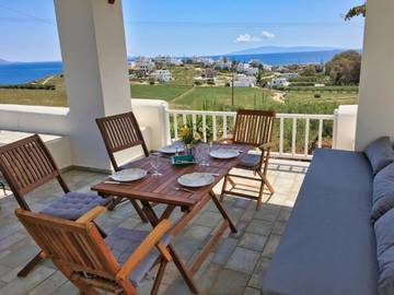Cottage pour 6 personnes, avec jardin et vue dans Píso Livádi