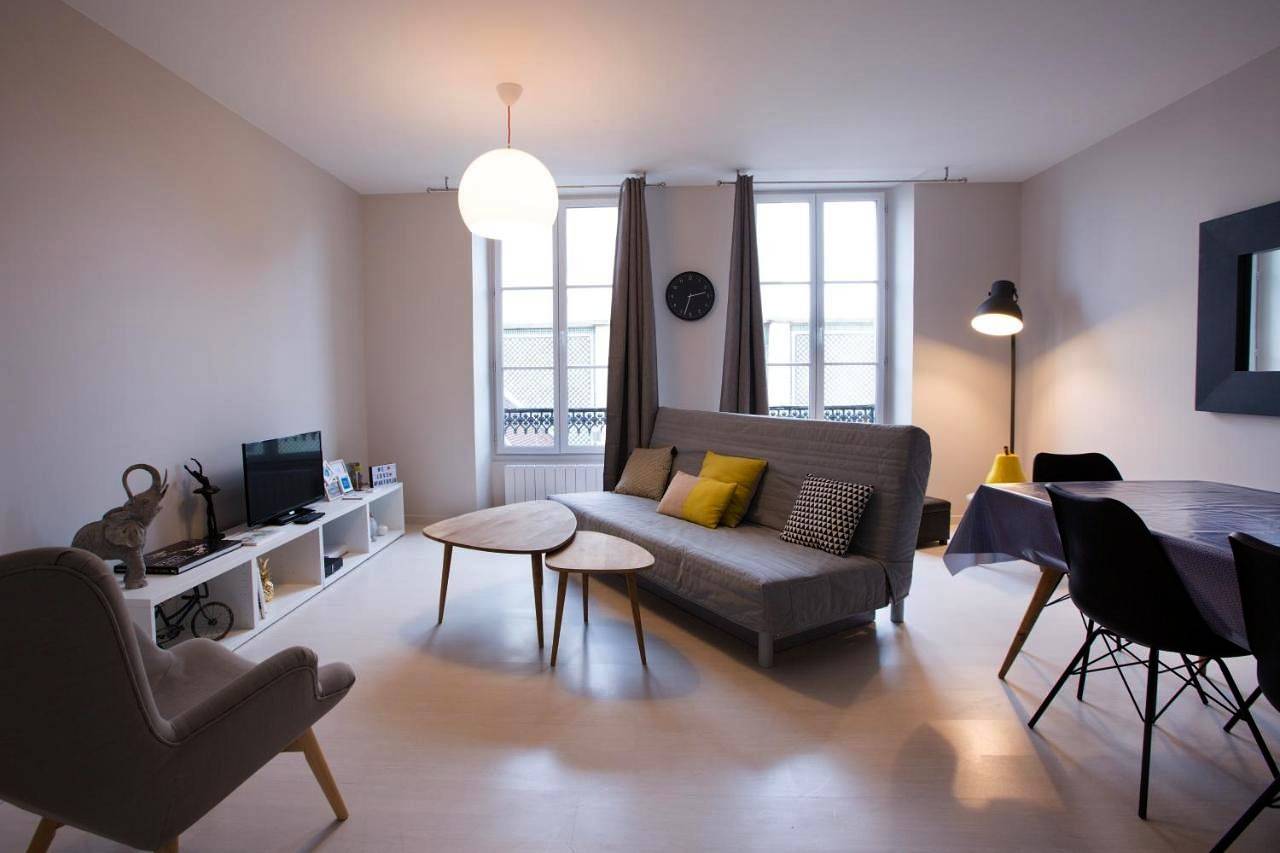 Appartement entier, Three-Bedroom Apartment in Saint-Germain-en-Laye, Yvelines