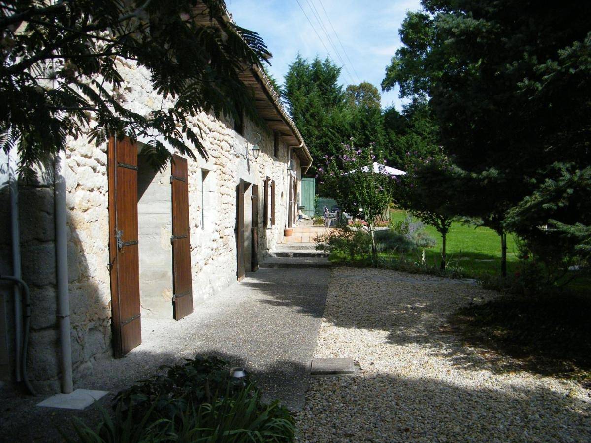 Three-Bedroom House in Saint-Vallier, Charente