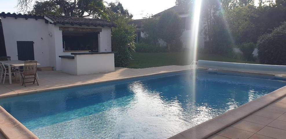 Ferienhaus für 5 Personen, mit Terrasse und Pool - 1