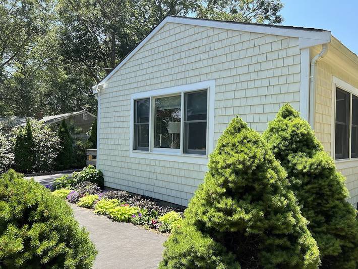Vacation rental for 6 people, with terrace and yard in Hyannis
