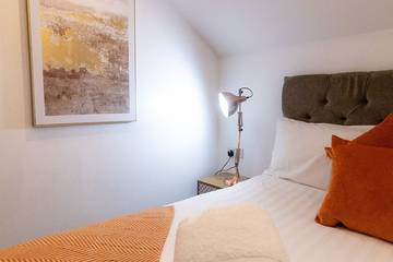 Apartment for 6 People in Huddersfield, West Yorkshire, Photo 3
