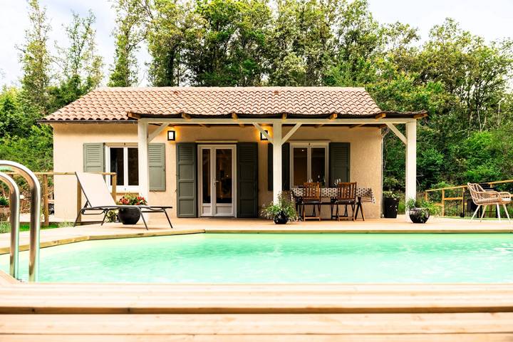 Gîte pour 4 personnes, avec piscine à La Bachellerie