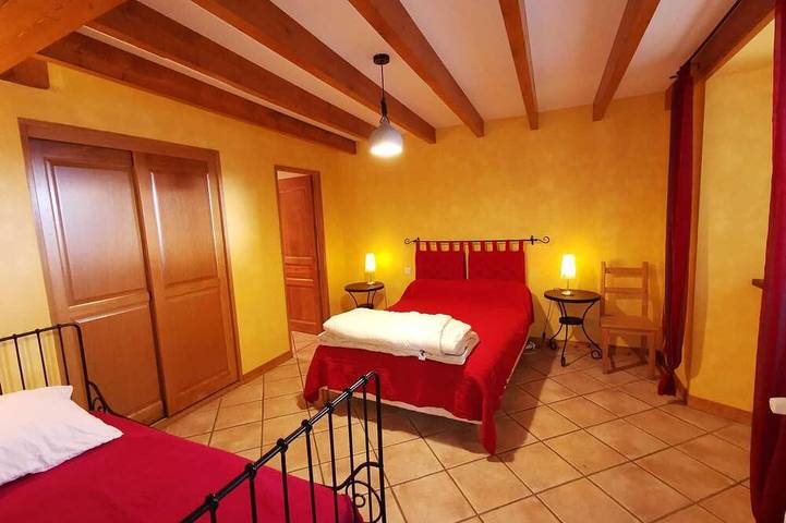 Location de vacances pour 13 personnes, avec jardin à Dorres - 2