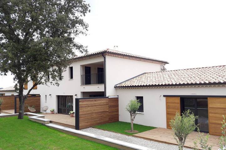 Appartement de vacances pour 4 personnes, avec Terrasse ainsi que Jardin et Piscine