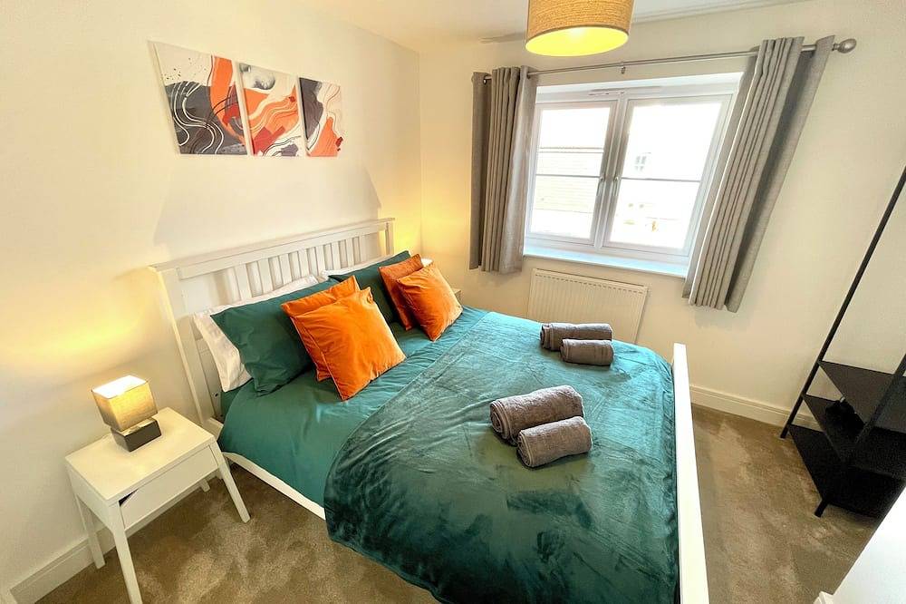 New Cosy Stylish 2 bedroom / 2 bathroom House with Parking, in Bishops Stortford in Bishop's Stortford, Hertfordshire