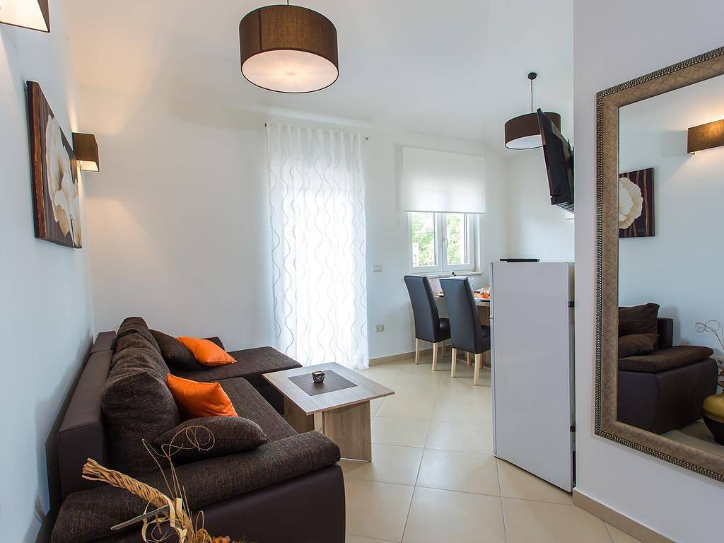 Ganze Wohnung, Moderne Wohnung mit zwei Schlafzimmern in einer neuen Villa mit Pool in der Nähe von Porec in Nova Vas, Porec und Umgebung