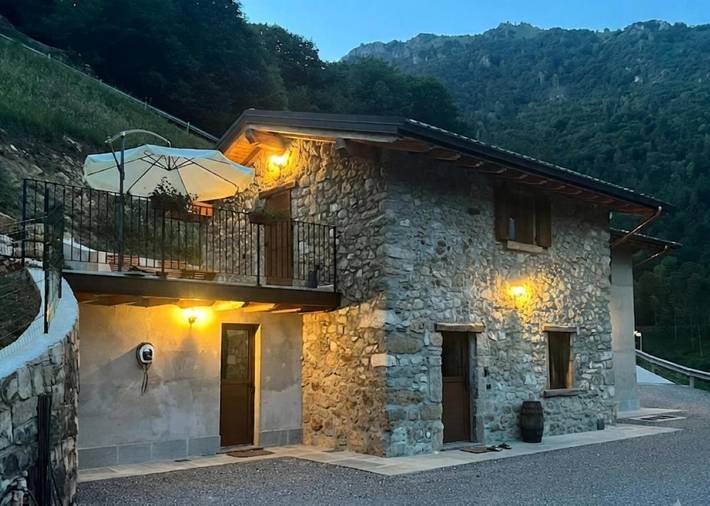 Location de vacances pour 2 personnes, avec Terrasse et Jardin dans Serina