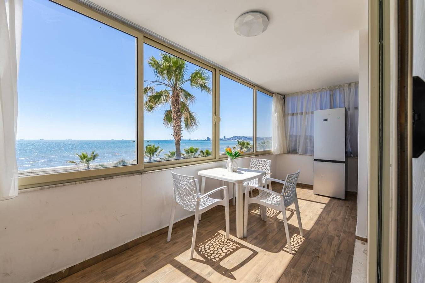Apartamento entero, Aqua Vista Apartment | Waterfront Balcony Escape in Durrës, Albania