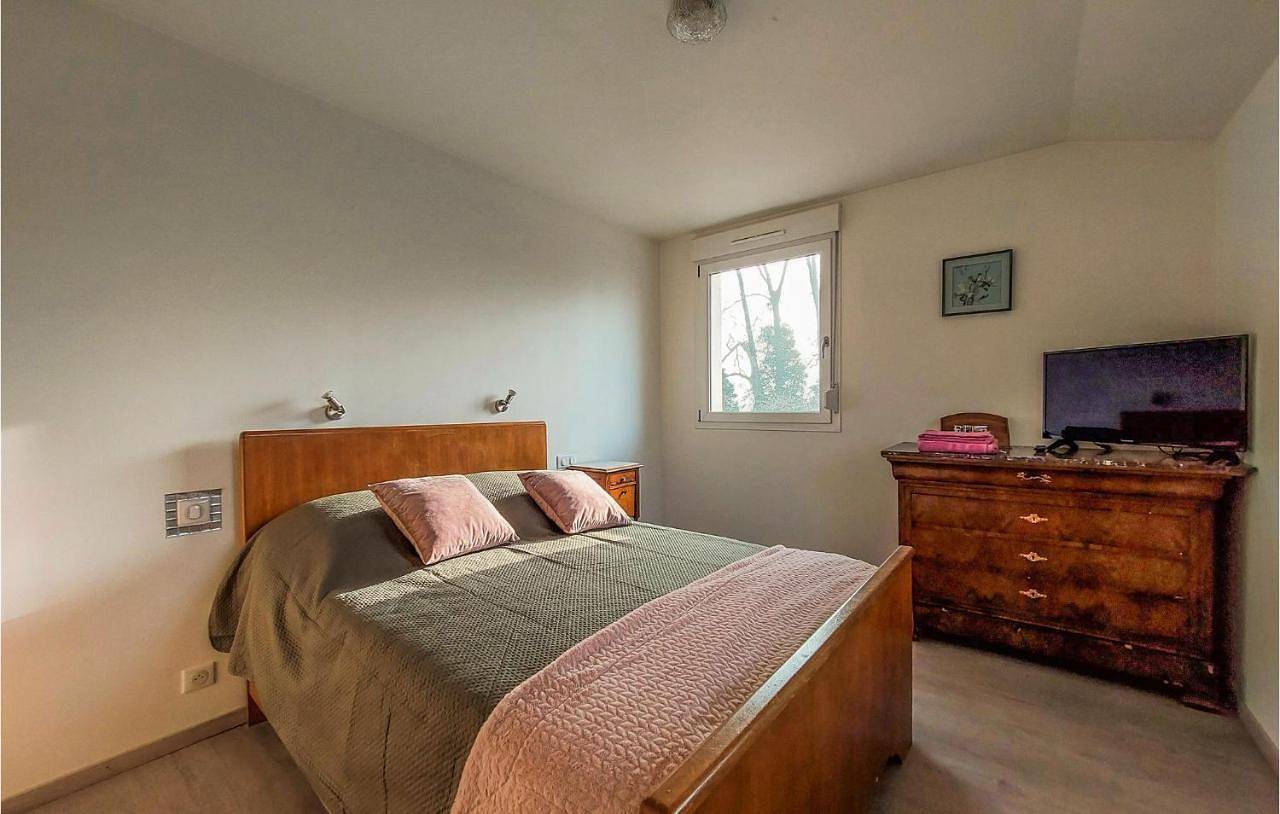 Appartement entier, Three-Bedroom Apartment in Corre, Haute-Saône