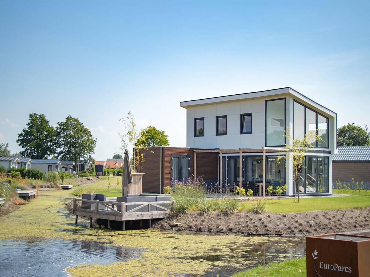 Gezellig Nederlands chalet met terras in Graft-De Rijp, Nederlandse kust