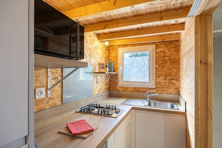 Hel ferielejlighed, Tiny House in the Heart of Nature in Bessuéjouls, Aveyron